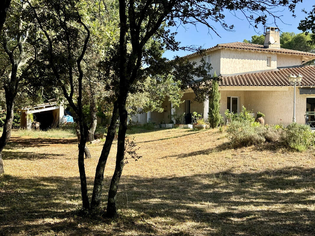 Maison à UCHAUX