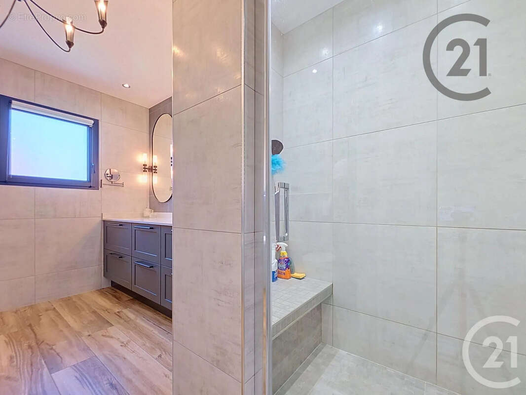 Maison 177 m² à Le Pavillon-Sainte-Julie  - photo 18