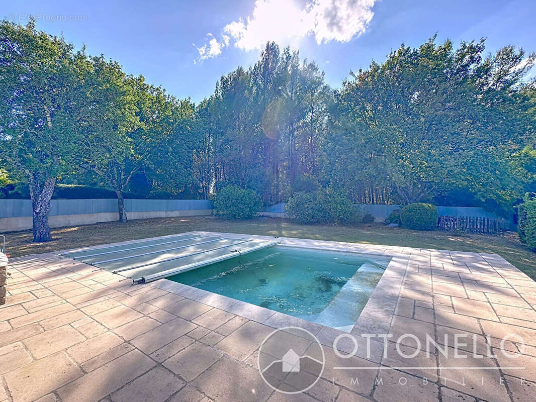 Maison à ROQUEBRUNE-SUR-ARGENS