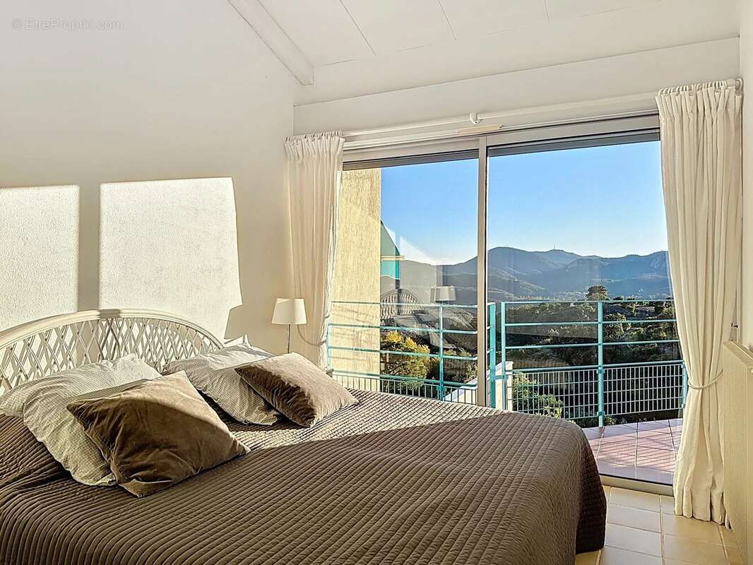 Appartement à MANDELIEU-LA-NAPOULE