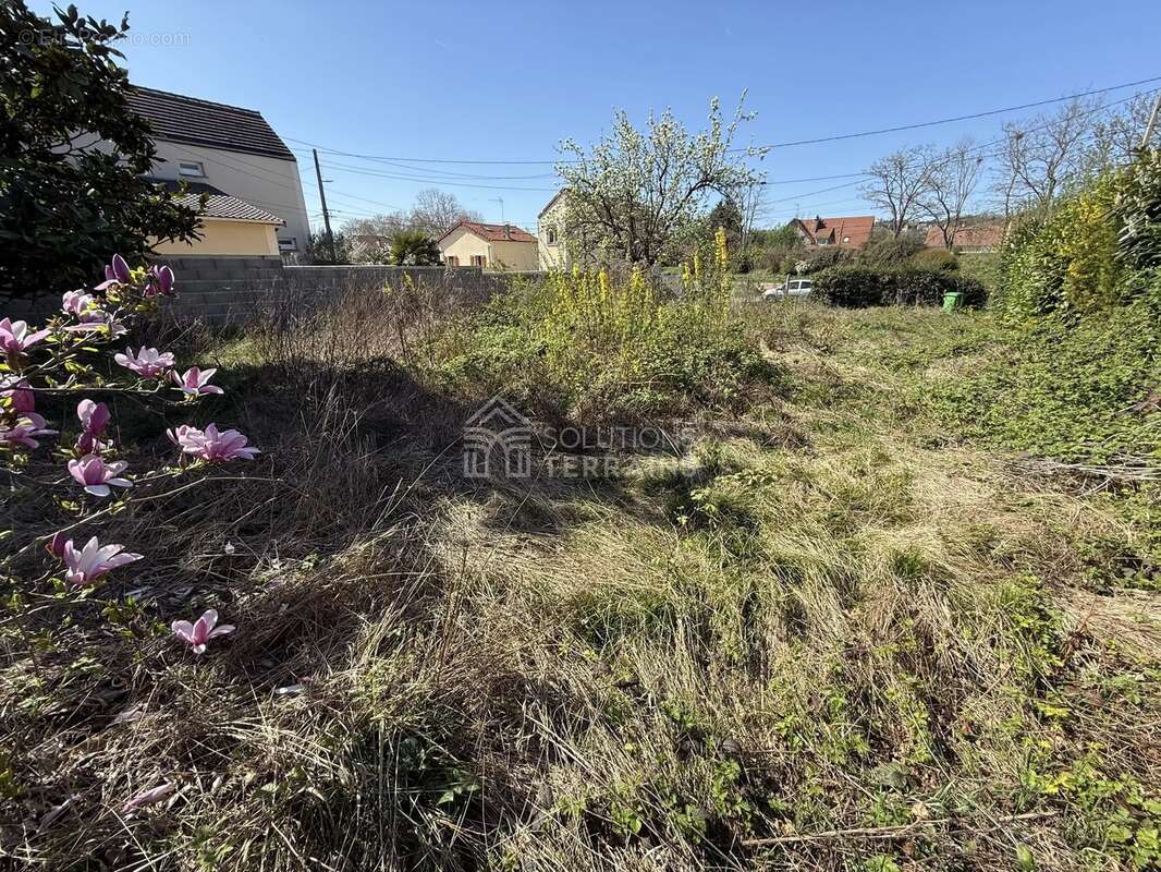 Terrain à SAINT-OUEN-L'AUMONE