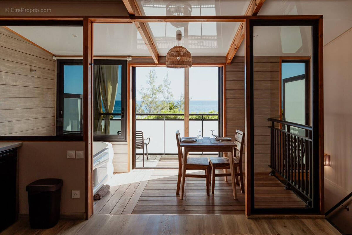 Maison à LES TROIS-BASSINS