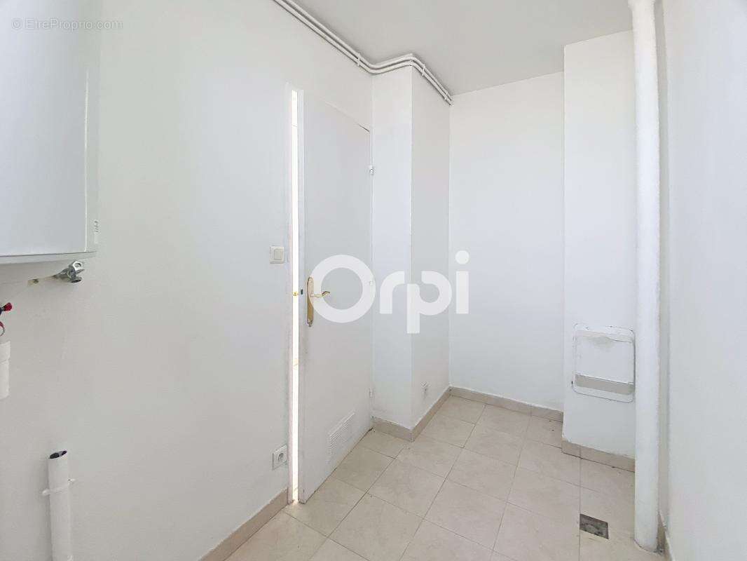 Appartement traversant avec vue mer et balcon à vendre - photo 14