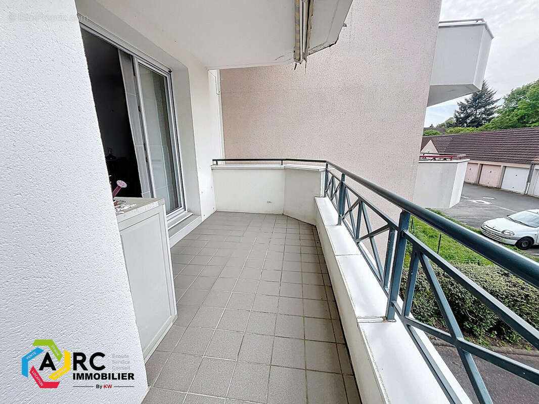Appartement à LA CHAPELLE-SAINT-MESMIN
