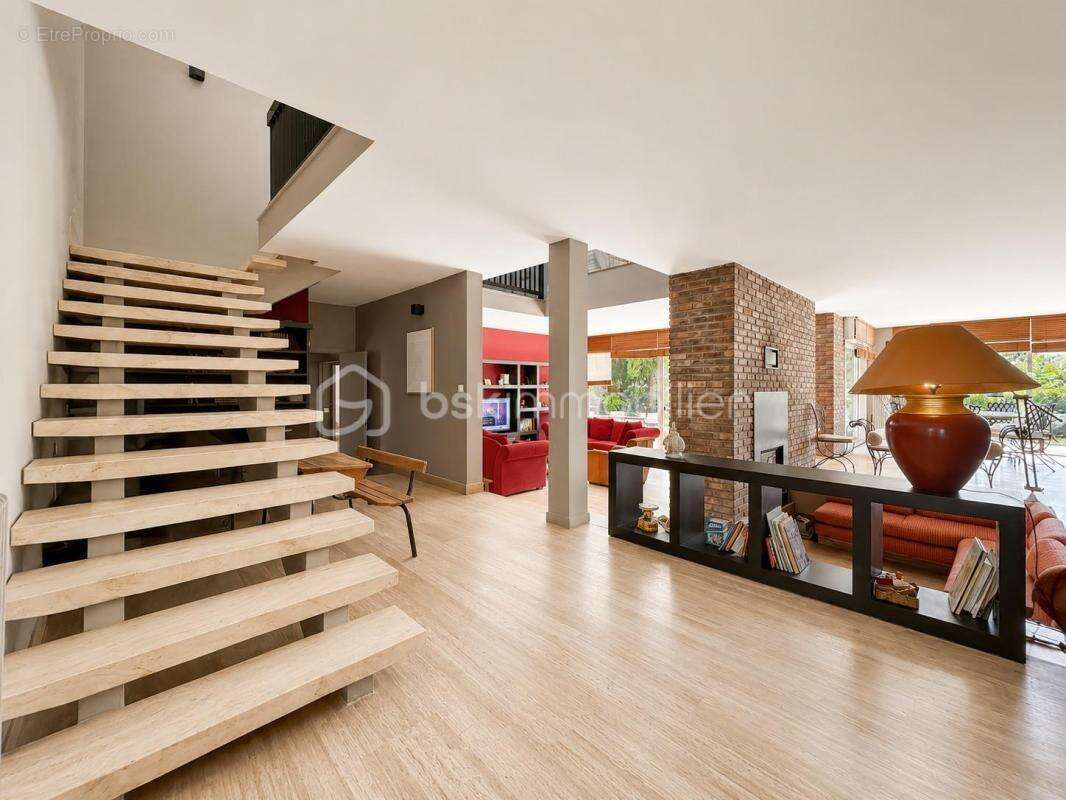 Maison - villa - architecte - 275 m2 - 5 chambres - piscine - vue lac - photo 2