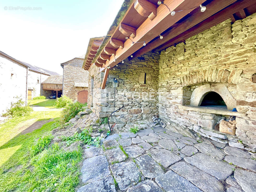 Maison à COMPS-LA-GRAND-VILLE