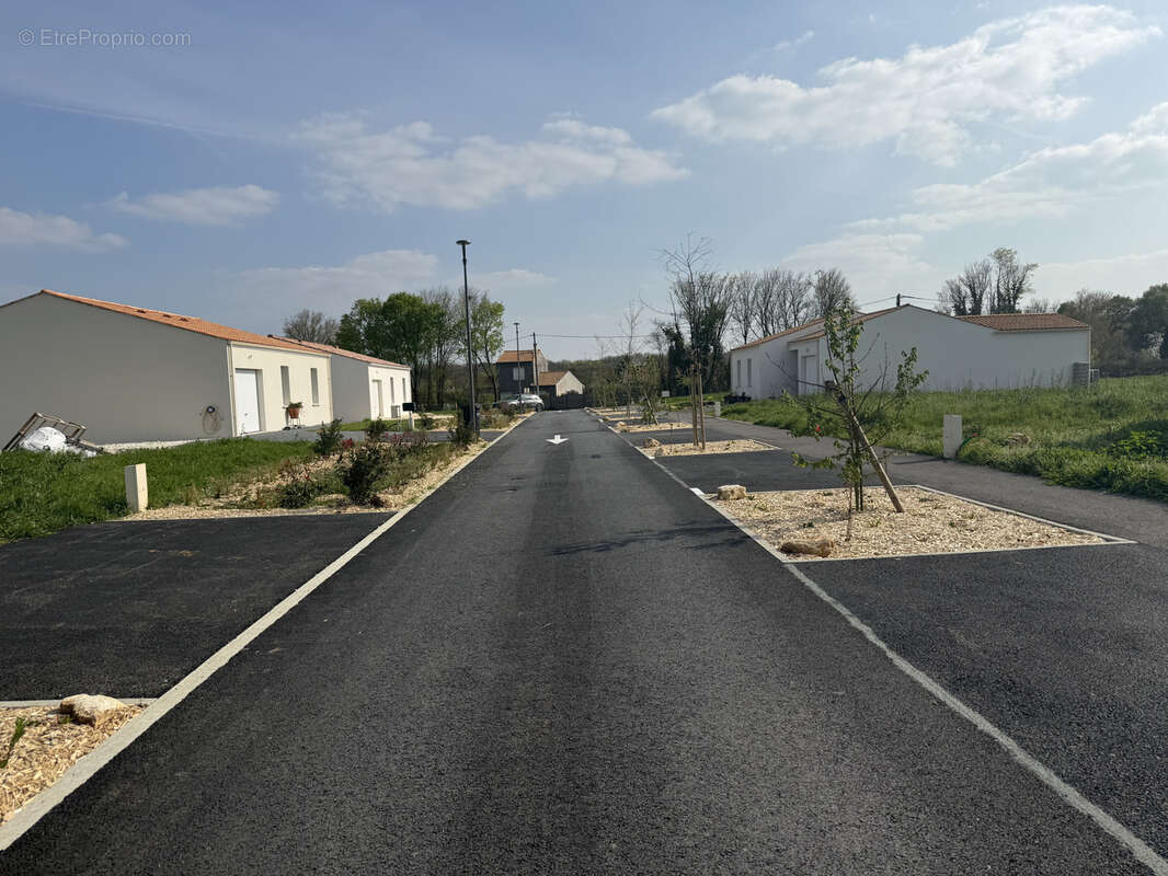 Terrain à PORT-D'ENVAUX