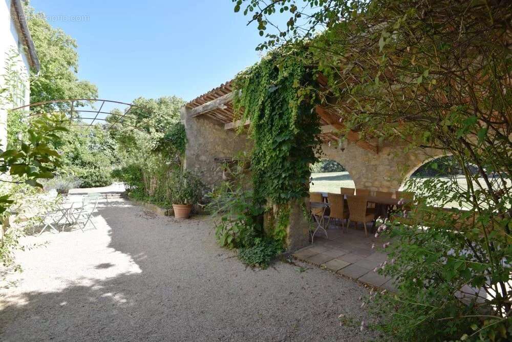 Maison à TOURRETTES