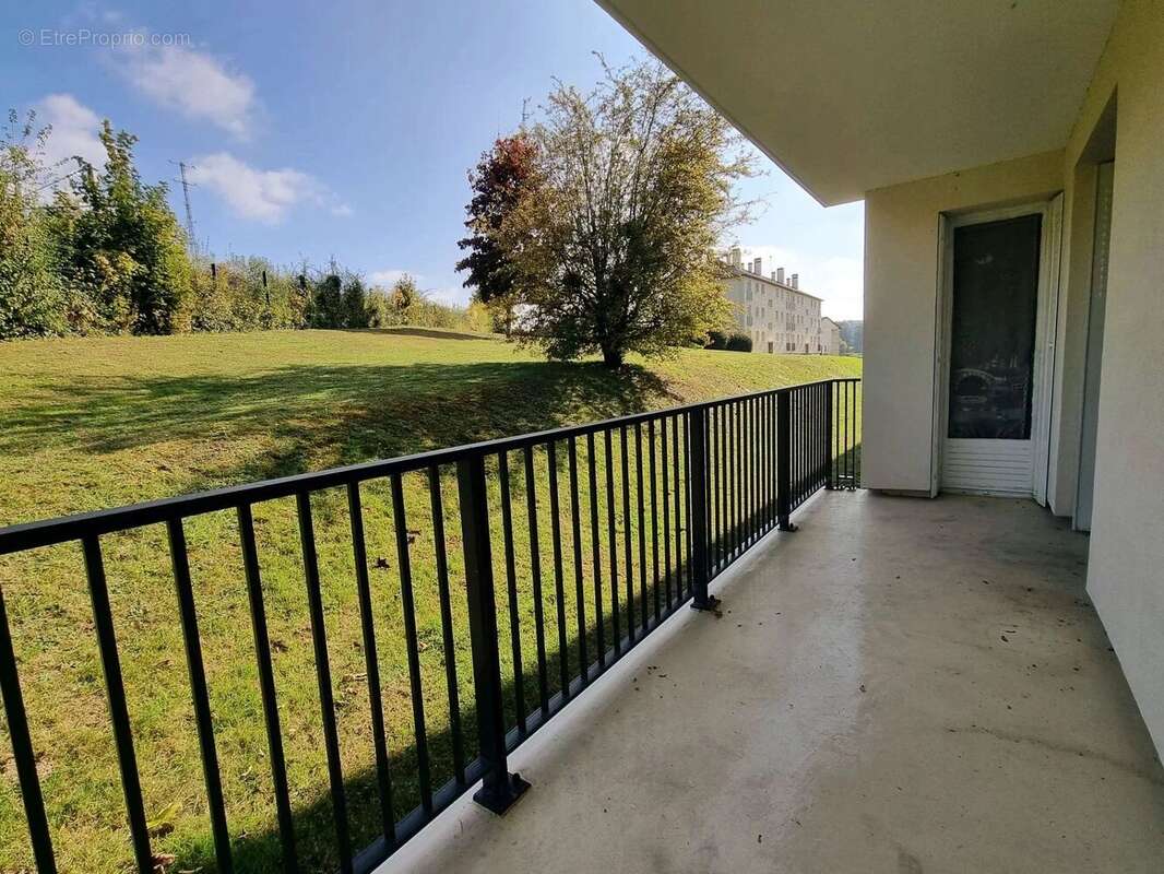 Appartement à BEYNES