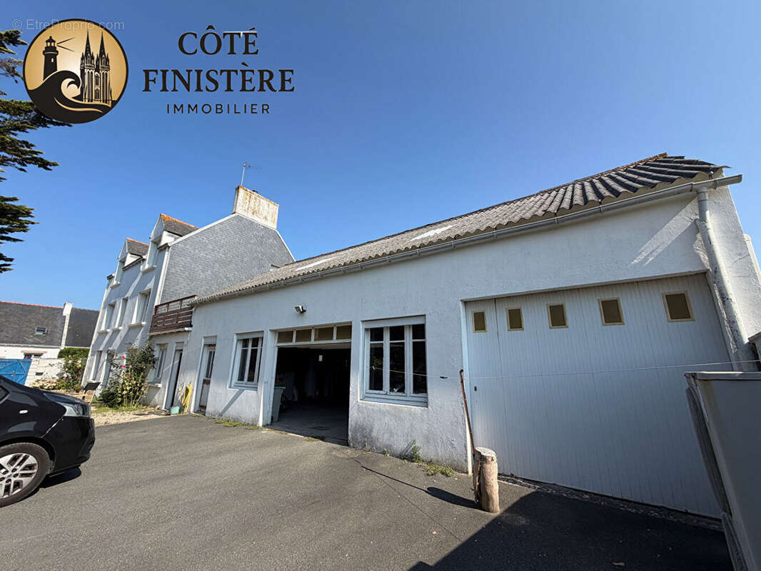 Une maison de caractère aux volumes exceptionnels au coeur de Treffiagat ! - photo 3