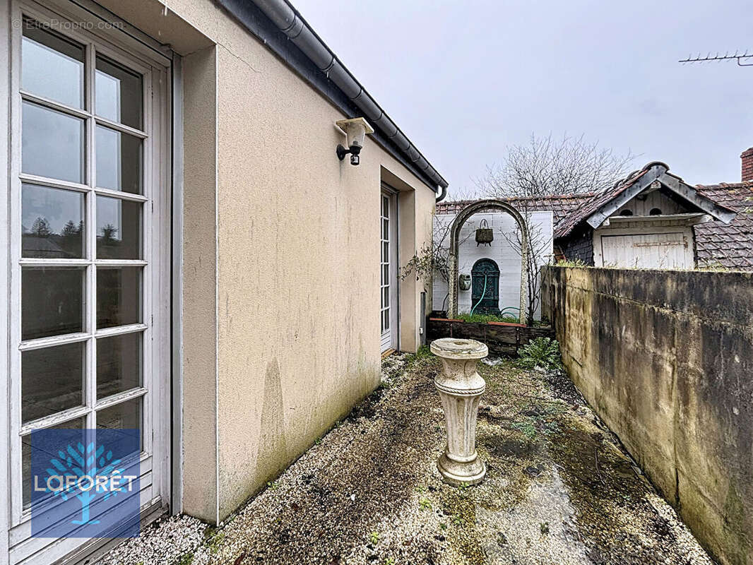 Maison à CHATILLON-EN-VENDELAIS