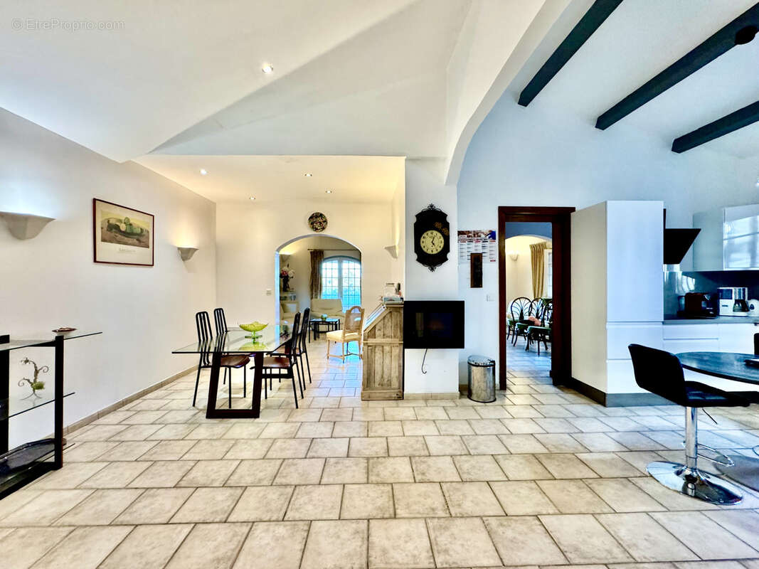 Maison à MANDELIEU-LA-NAPOULE