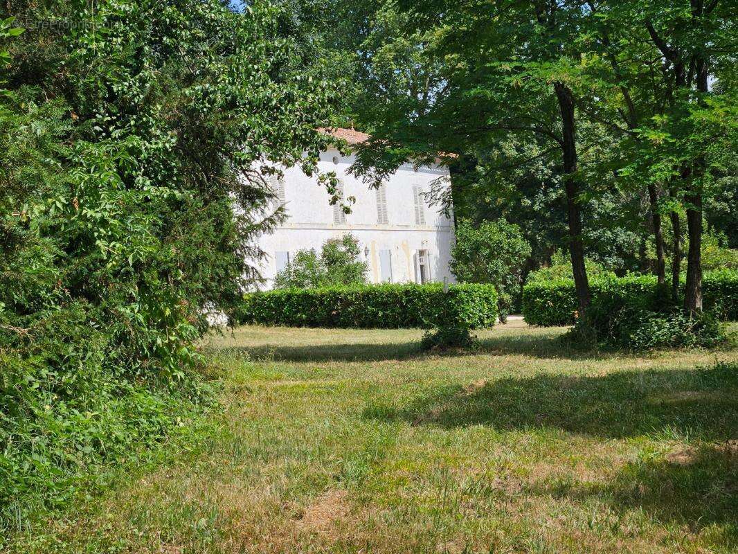 Maison à SURGERES