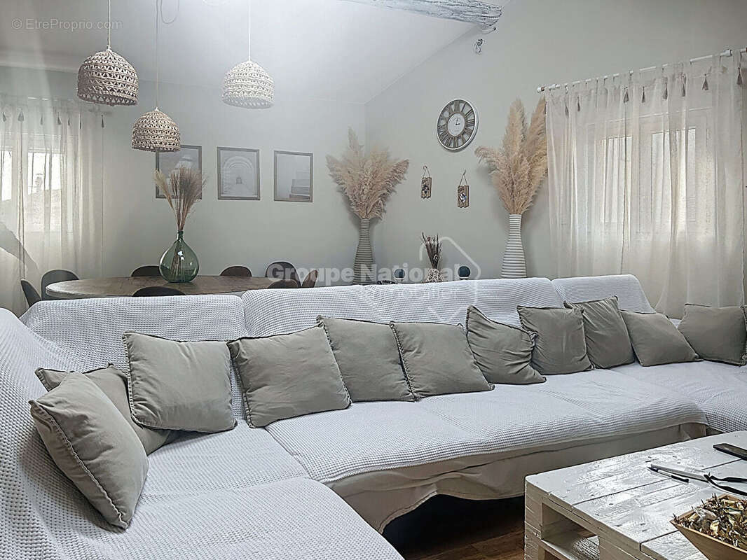 Maison à JONQUIERES-SAINT-VINCENT