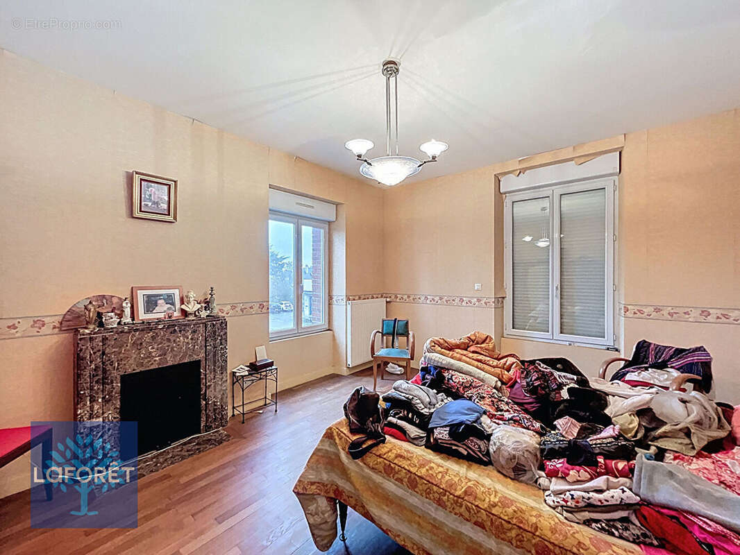 Maison à SAINT-BRICE-EN-COGLES