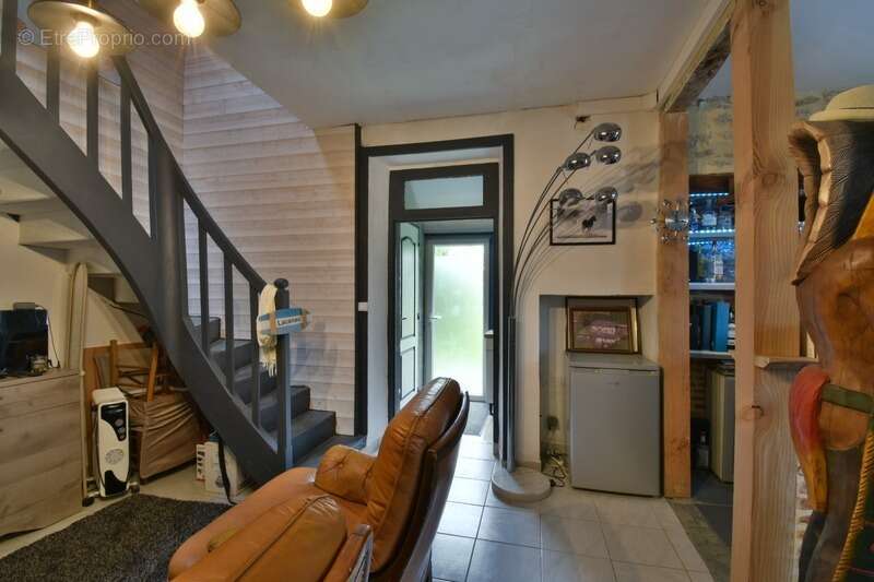 Maison à SAINT-LEGER-MAGNAZEIX