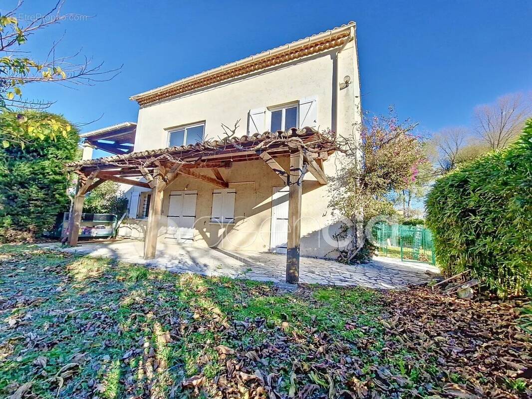 Appartement à VALBONNE