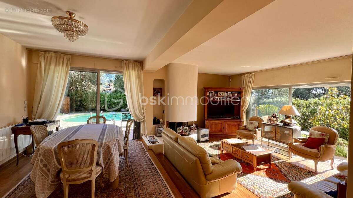 Maison à LA COLLE-SUR-LOUP