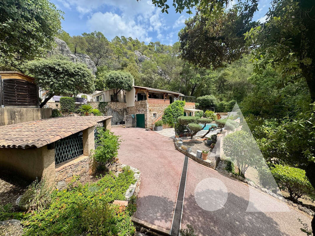 Maison à VILLECROZE