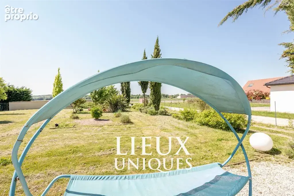 Lieux uniques ® x propriétés privées propose propriete de 147 m² - terrain de 2050 m² 5 km de la gar - photo 3