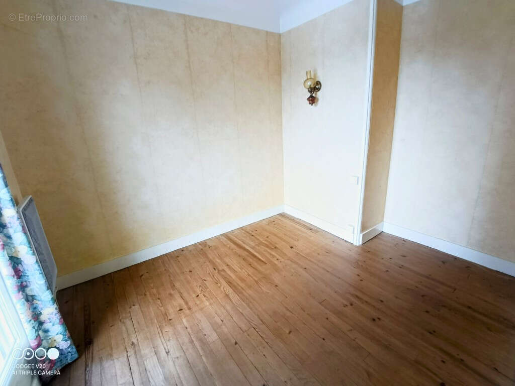 Maison à ARC-LES-GRAY