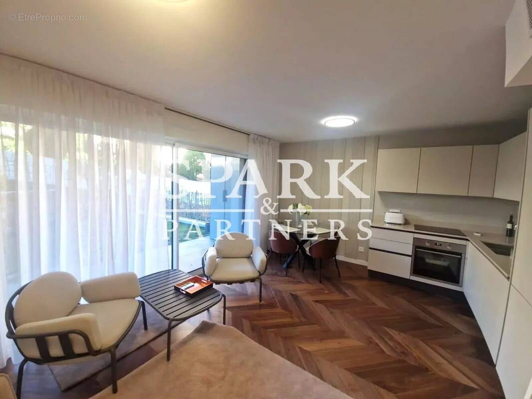 Appartement à ROQUEBRUNE-CAP-MARTIN