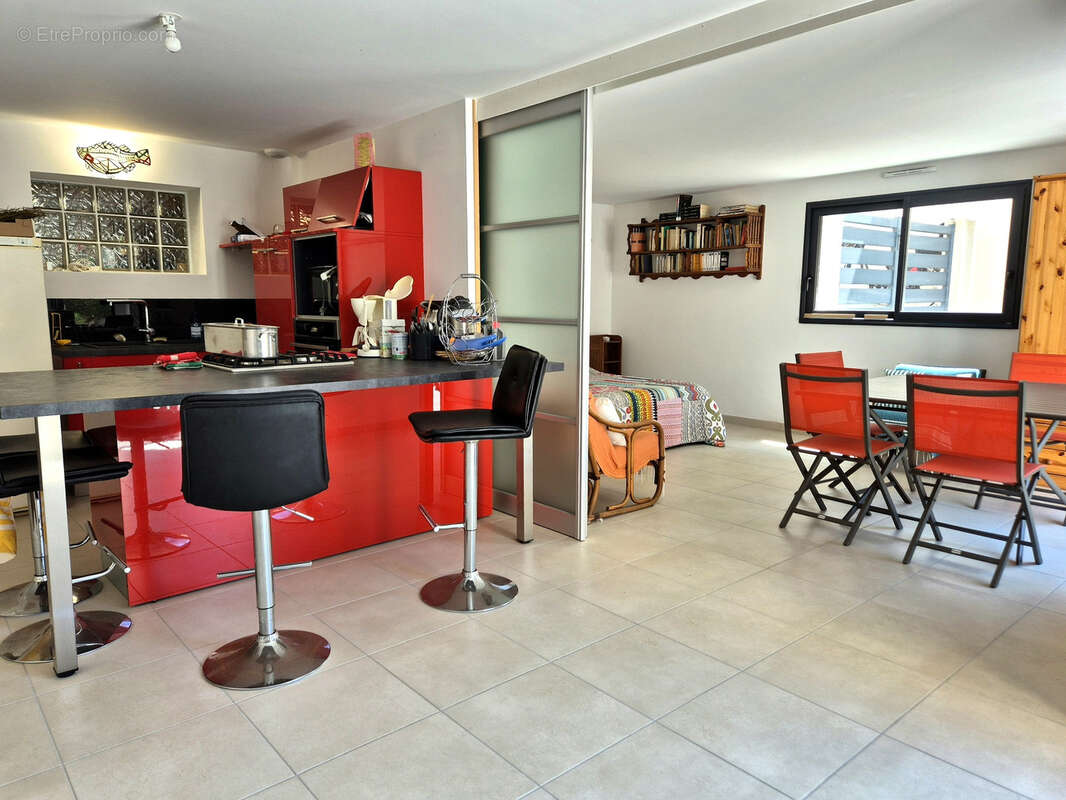 LA CHAUME - Maison familiale récente 156 m2 hab. proche Quai + Terrasses Jardin et Parking - photo 6