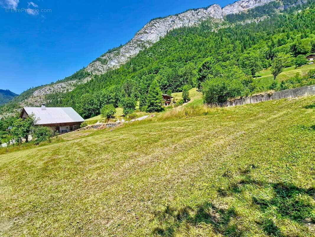 Terrain à ABONDANCE