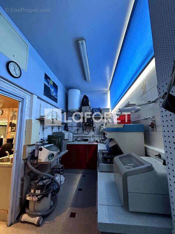 Local d'activité 42 m2 - Aurillac - photo 3