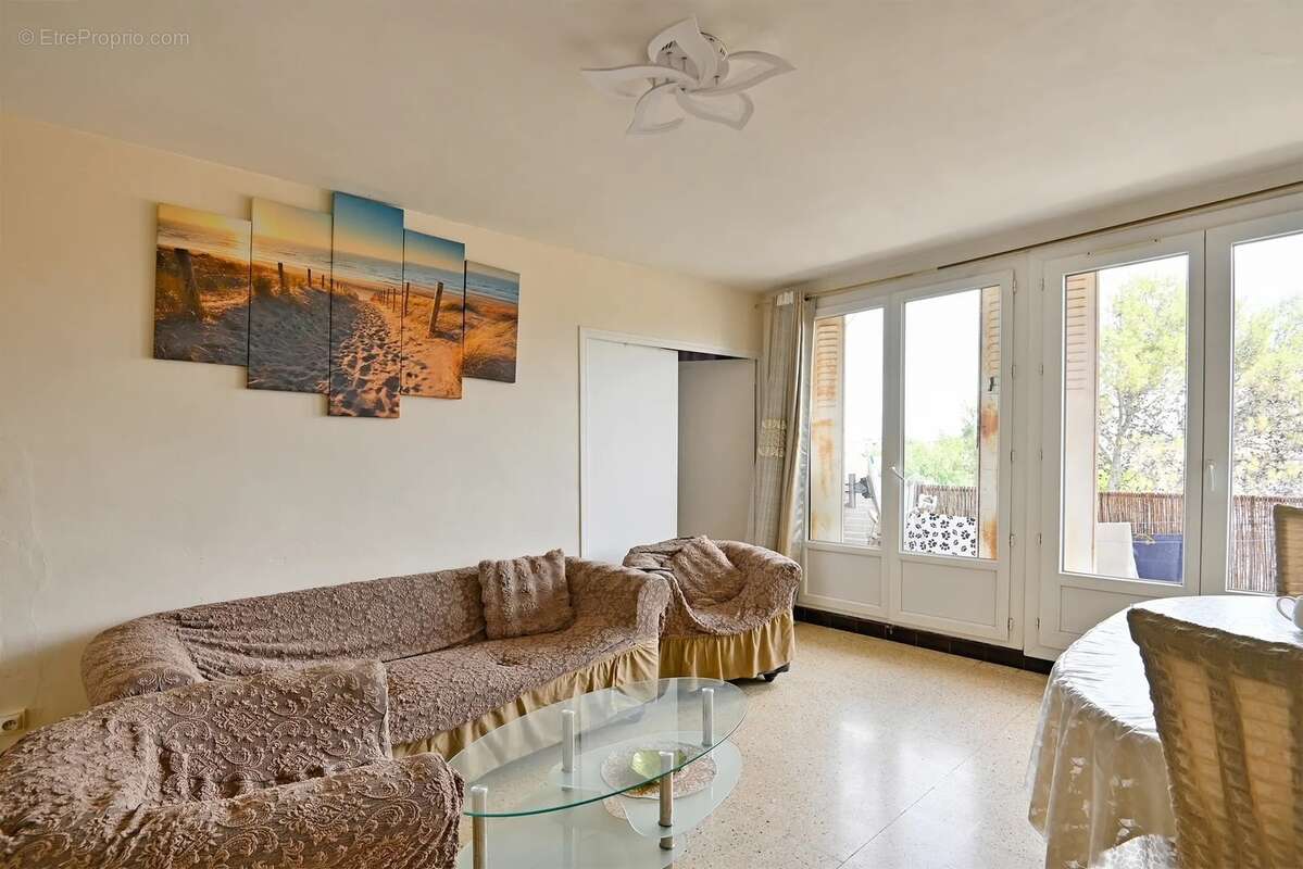 Appartement T4 66m² avec balcon – Locataire en place – Avignon Route de Morières - photo 2