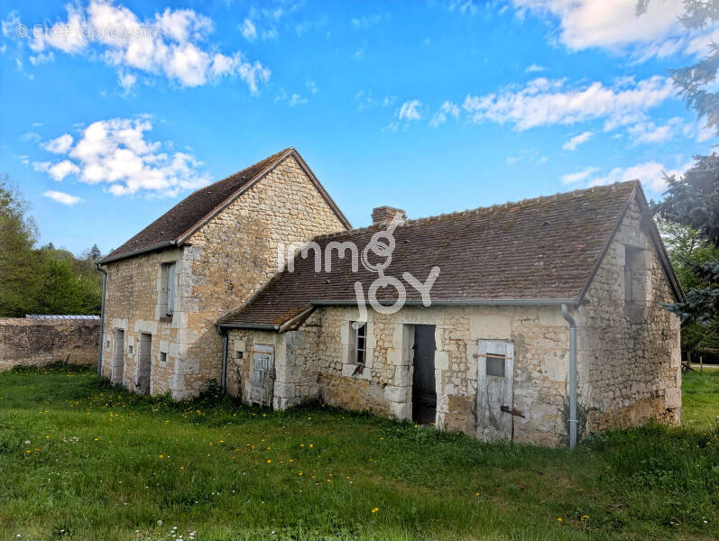 Maison à LA CHAPELLE-MONTLIGEON