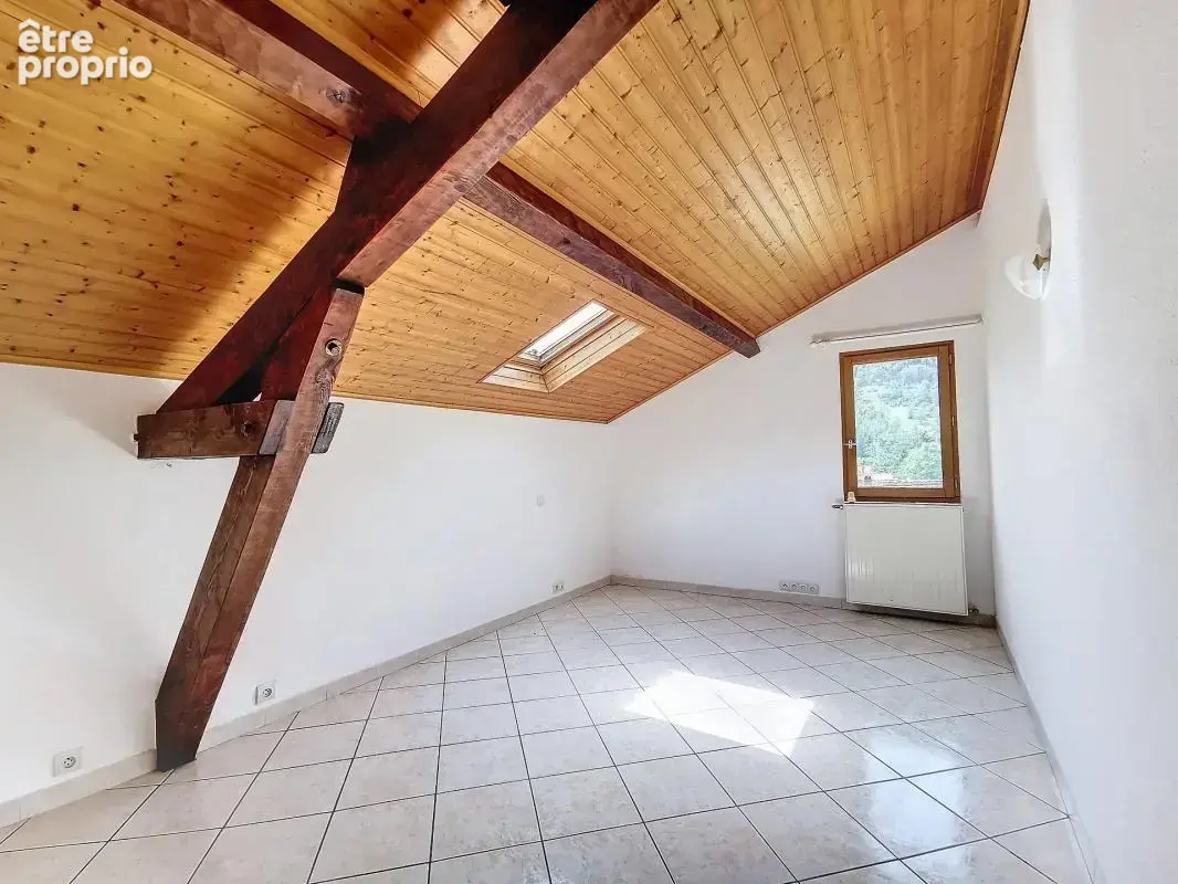 St Joseph de Rivière, spacieuse maison 5P 180 m2 avec terrain de 815 m2 face à la Sure - photo 17
