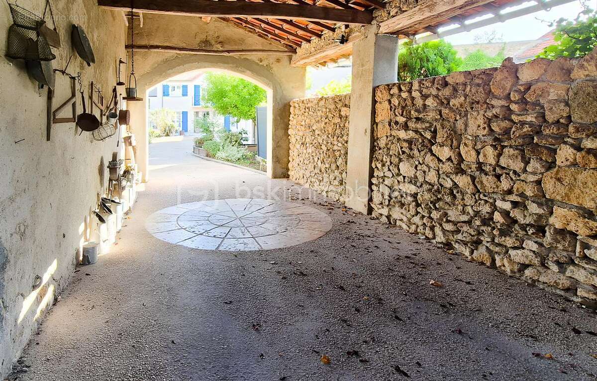 Maison à BALLAINVILLIERS