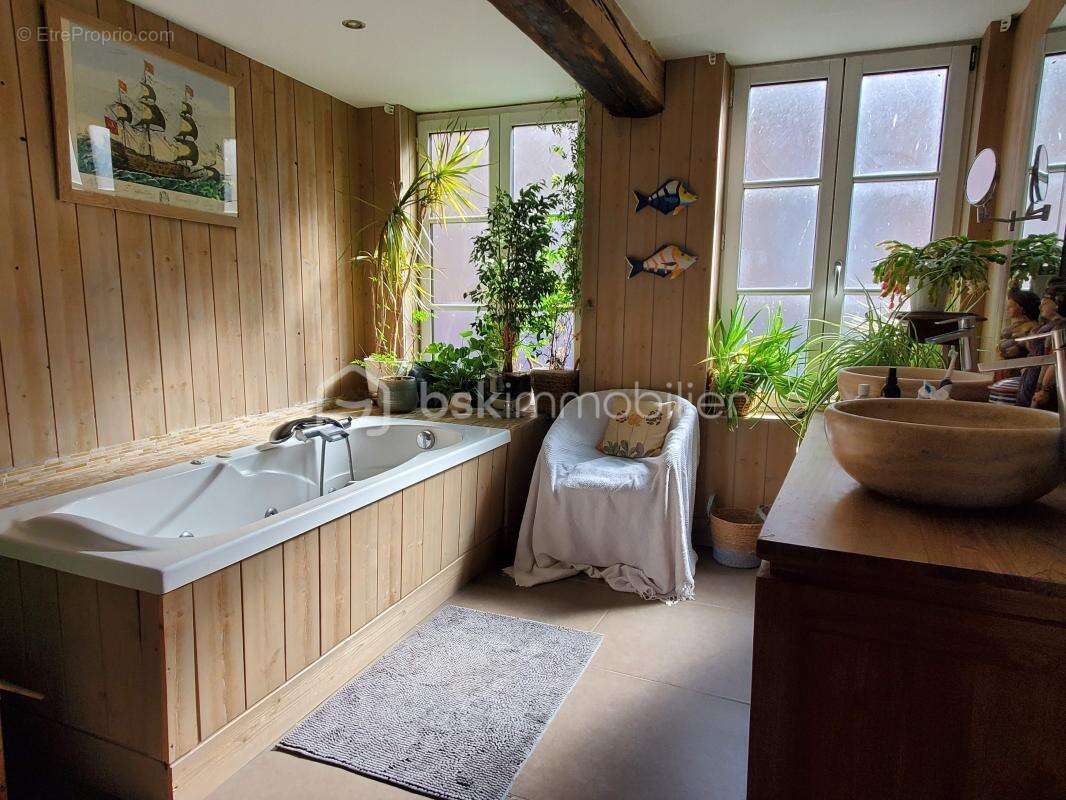 Bien RARE - Maison au Cœur du village de Cormeilles avec espace extérieur - photo 12