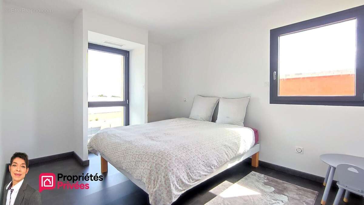 ROANNE (42300)  Villa contemporaine avec piscine, suite parentale et dépendance aménagée - photo 13