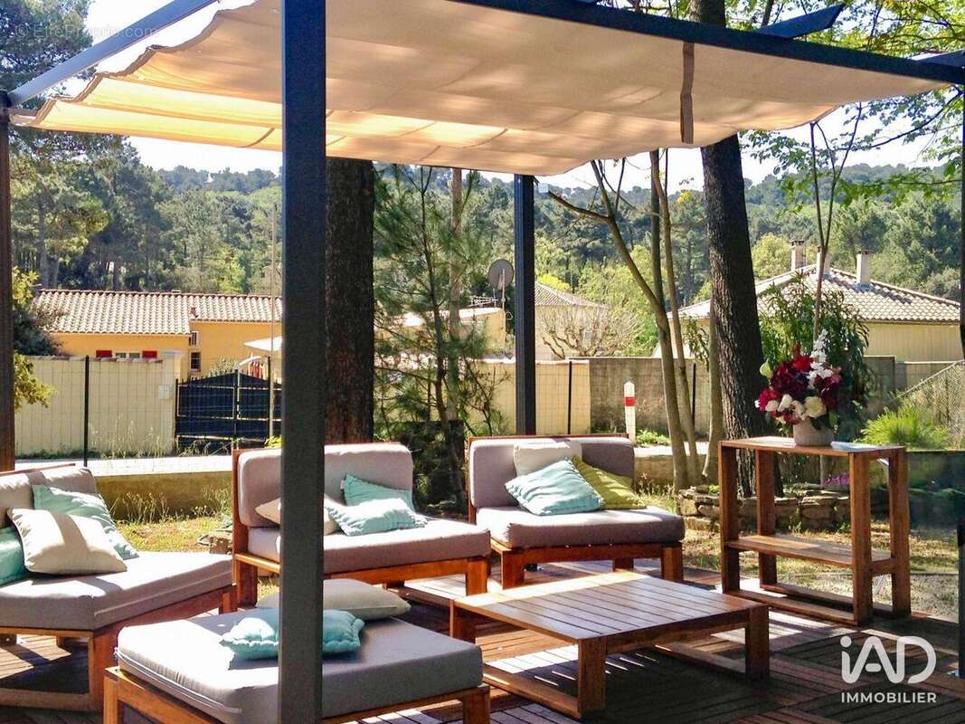 Photo 6 - Commerce à MORNAS