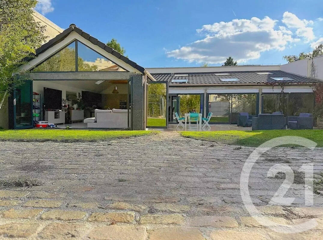 Maison à SAINT-MAUR-DES-FOSSES