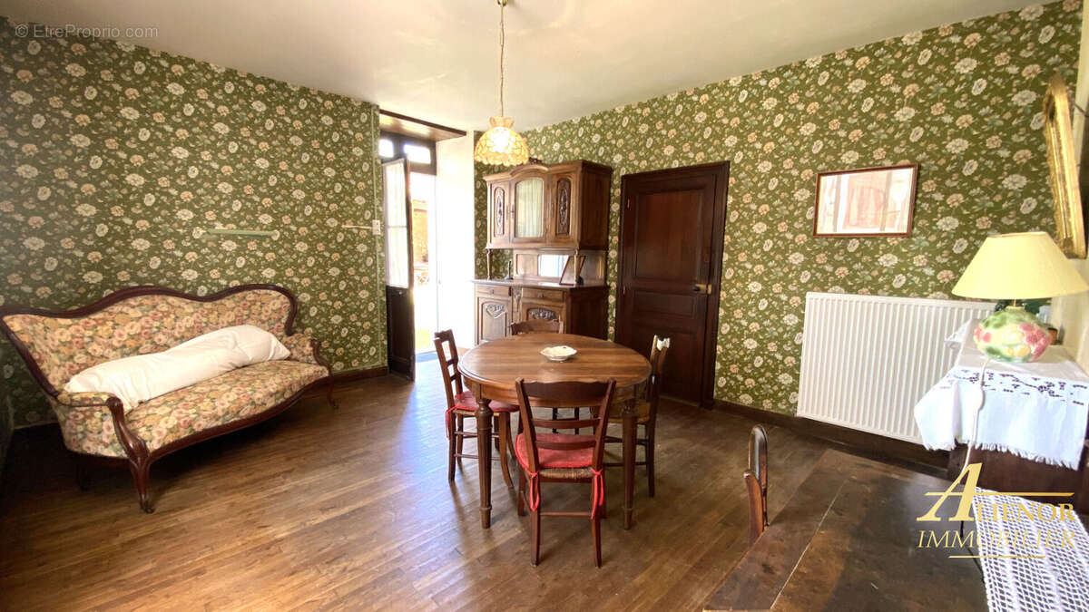 Maison de caractère en pierre avec dépendances- Saint-Pierre-de-Côle 24800 - photo 4
