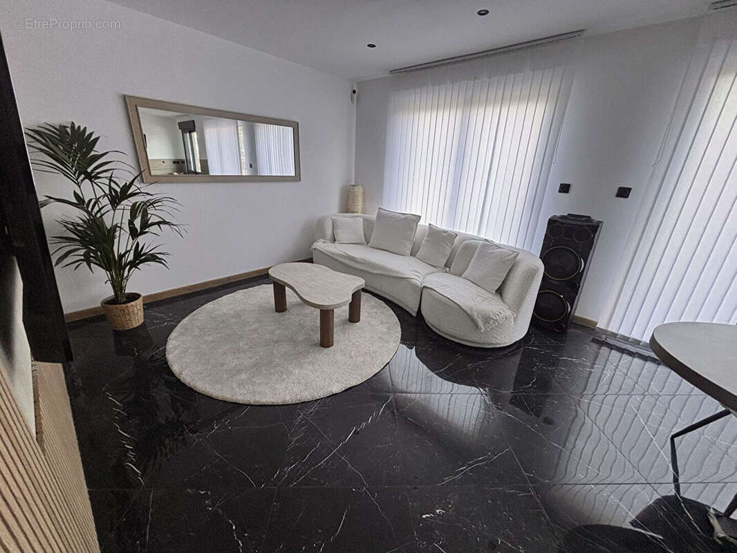 Maison à SAINT-SEBASTIEN-SUR-LOIRE