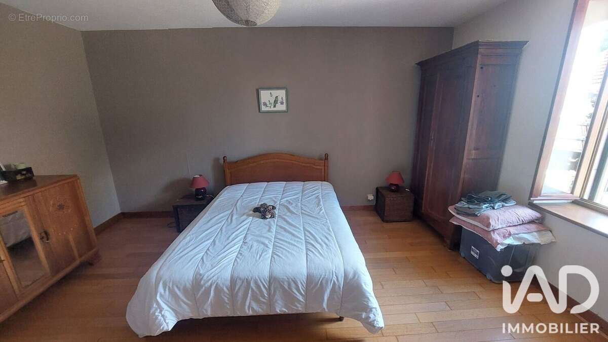 Maison 128 m² à Saint-Georges-Sur-La-Pree  - photo 9