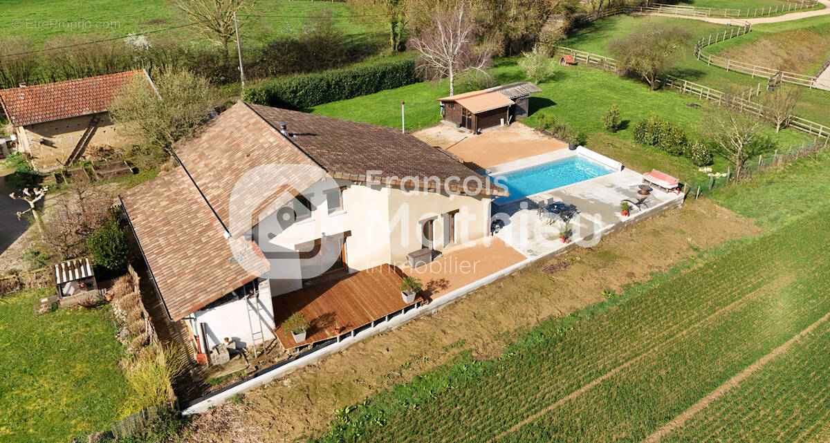 Maison à SAINT-JULIEN-SUR-VEYLE