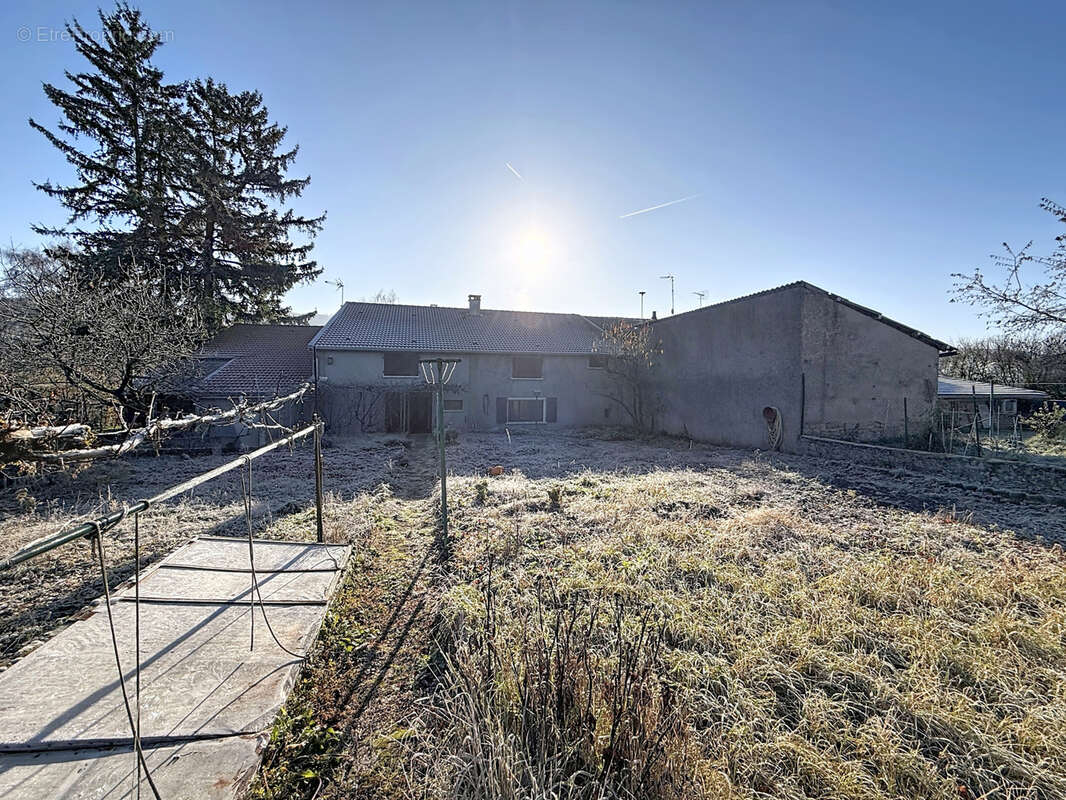 Maison à THIRAUCOURT