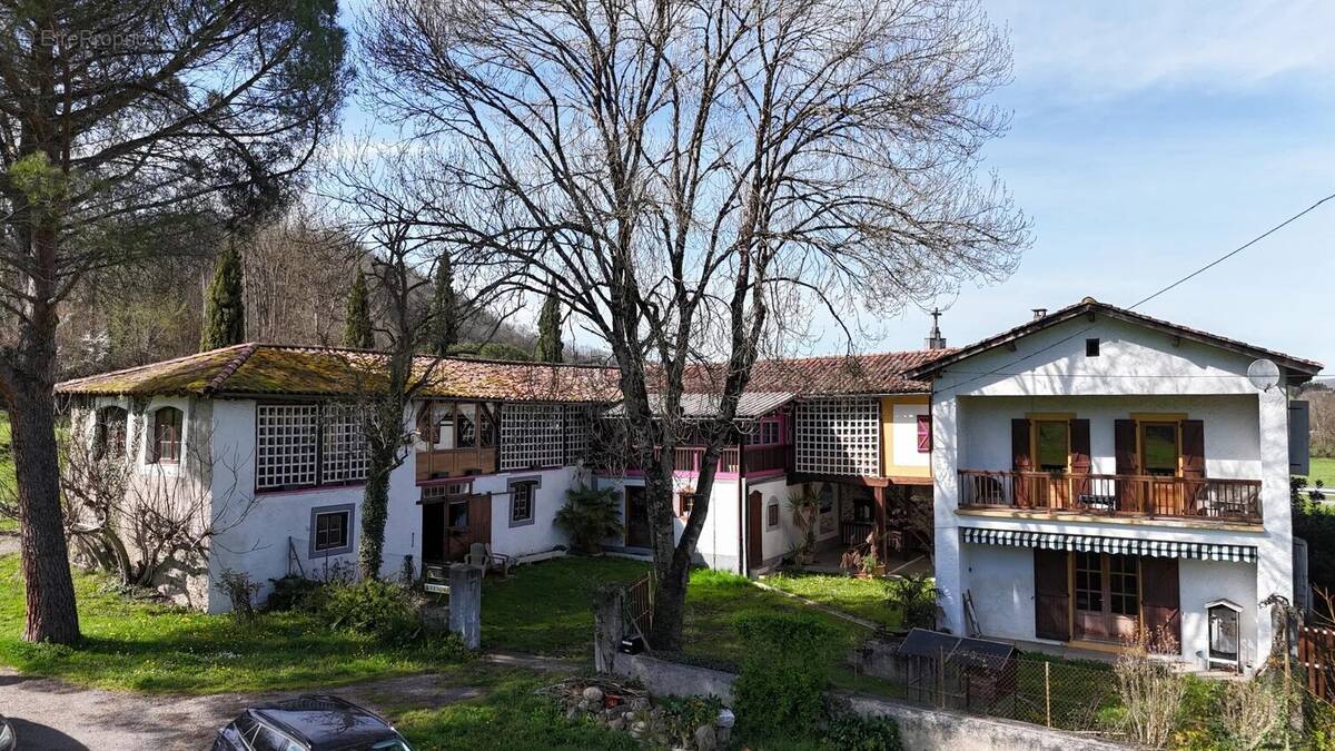 Maison à PRAT-BONREPAUX