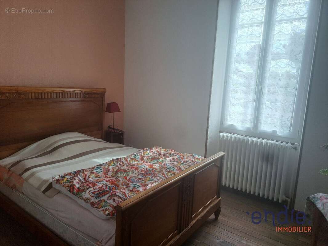 Maison à LA GUERCHE-SUR-L&#039;AUBOIS