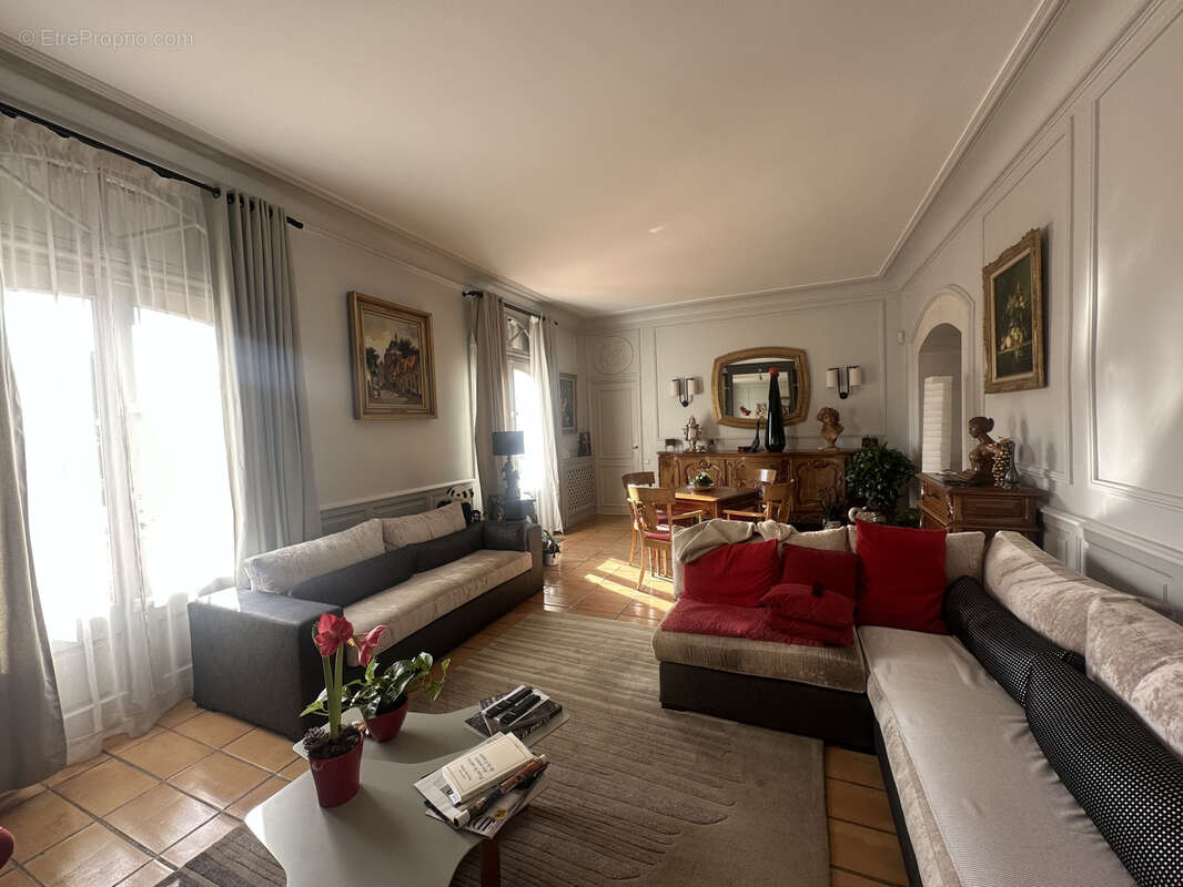 Autre à AIX-EN-PROVENCE