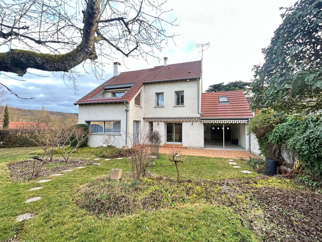 Maison à JANVILLE-SUR-JUINE
