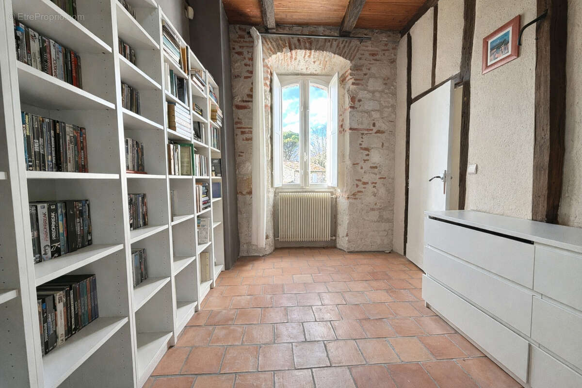 Authentique demeure médiévale avec piscine, jardin et parking privé. - photo 14