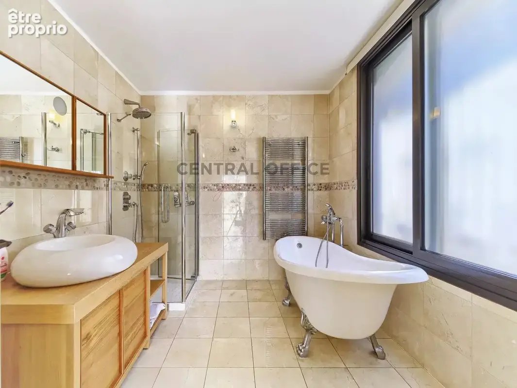 CAP D’ANTIBES,  Luxueuse propriété au sein d’un domaine privé sur le versant ouest - photo 14