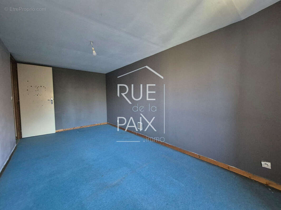 Maison à LES TROIS-MOUTIERS