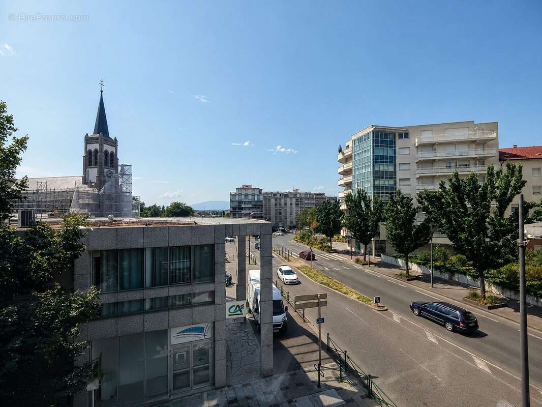 Appartement 73 m² à Annemasse  - photo 2